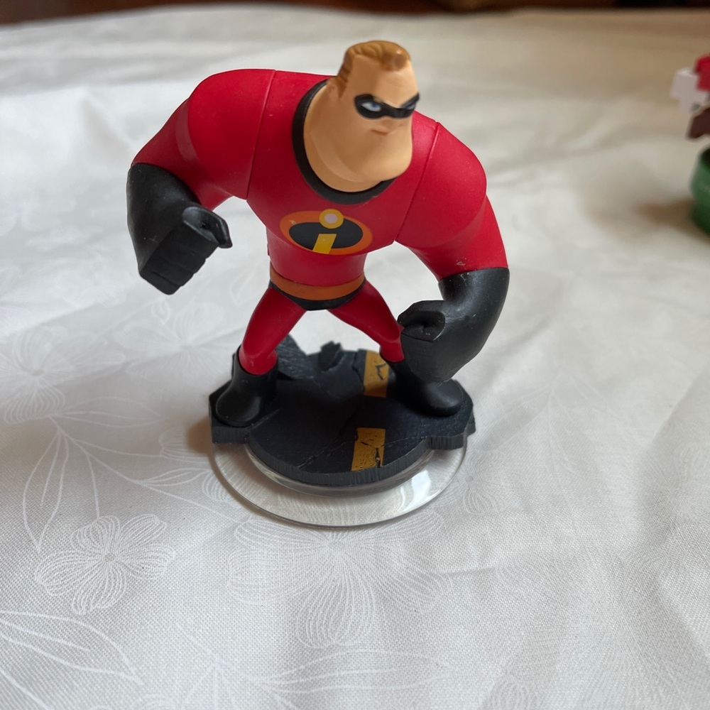 Game Figure - Picture 2 of 2